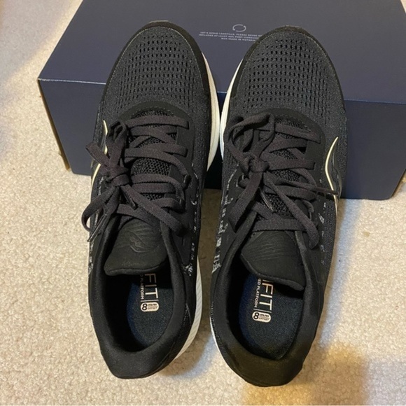 SAUCONY Women Freedom 4 Running Shoe in Black/Sunset Size 7 - Picture 4 of 8